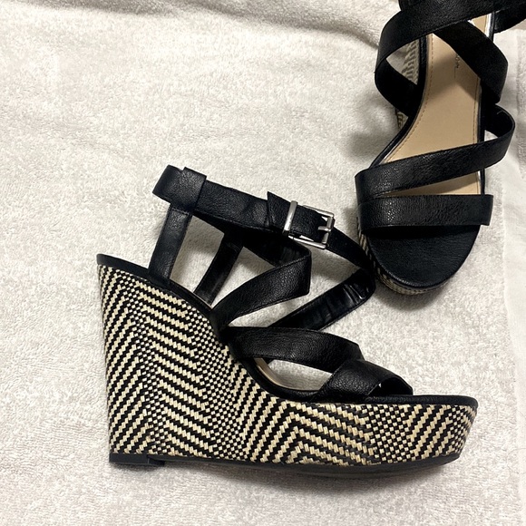 Jessica Simpson Brand New wedges! - Picture 2 of 3